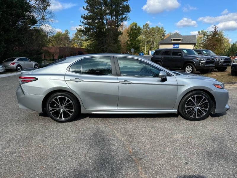 2018 Toyota Camry SE SE 4dr - Image 8