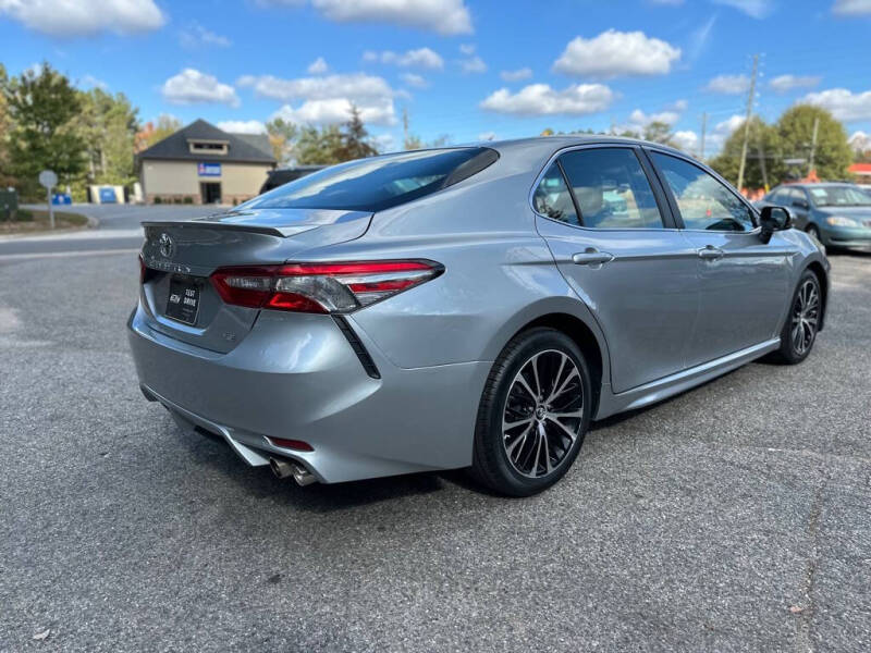 2018 Toyota Camry SE SE 4dr - Image 10