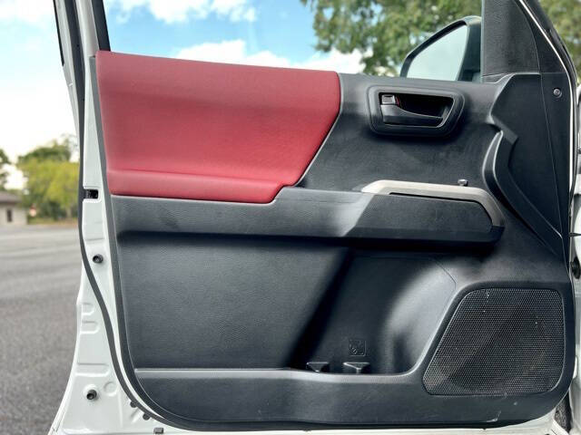 2018 Toyota Tacoma SR5 V6 4x2 SR5 V6 4dr Double Cab 5.0 ft SB - Image 13