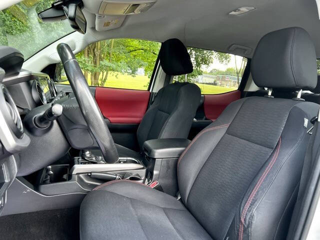 2018 Toyota Tacoma SR5 V6 4x2 SR5 V6 4dr Double Cab 5.0 ft SB - Image 17