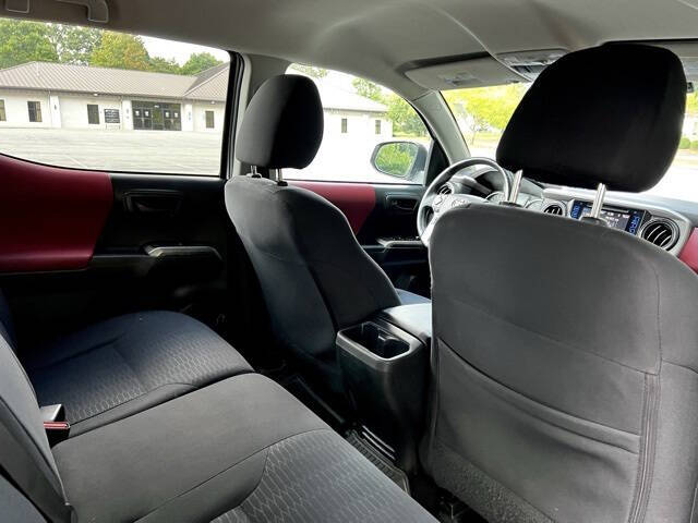 2018 Toyota Tacoma SR5 V6 4x2 SR5 V6 4dr Double Cab 5.0 ft SB - Image 22