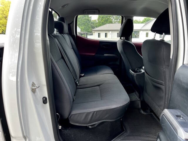 2018 Toyota Tacoma SR5 V6 4x2 SR5 V6 4dr Double Cab 5.0 ft SB - Image 23