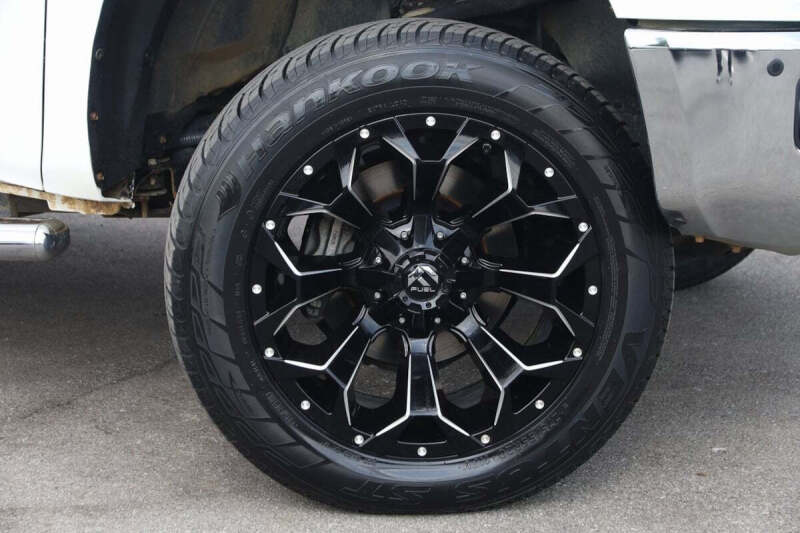 2018 Toyota Tundra 1794 Edition 4x4 1794 Edition 4dr CrewMax Cab Pickup SB - Image 19