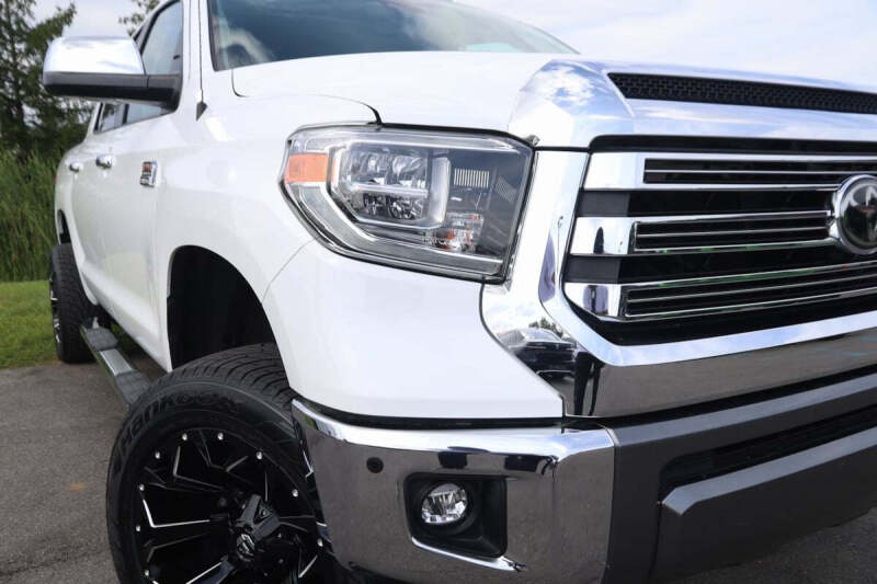 2018 Toyota Tundra 1794 Edition 4x4 1794 Edition 4dr CrewMax Cab Pickup SB - Image 23
