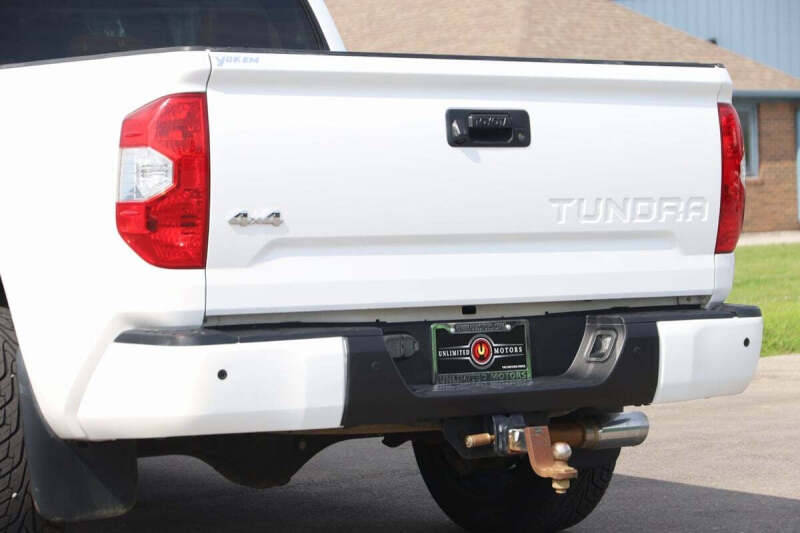 2018 Toyota Tundra 1794 Edition 4x4 1794 Edition 4dr CrewMax Cab Pickup SB - Image 28