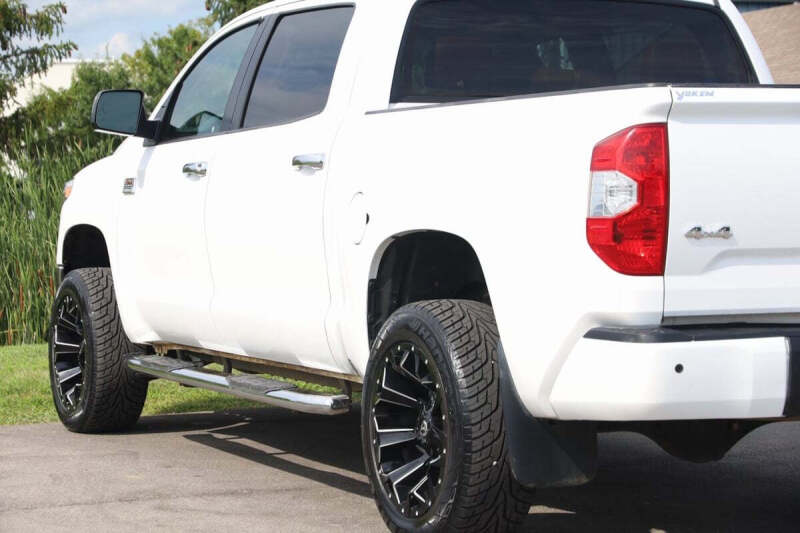 2018 Toyota Tundra 1794 Edition 4x4 1794 Edition 4dr CrewMax Cab Pickup SB - Image 29