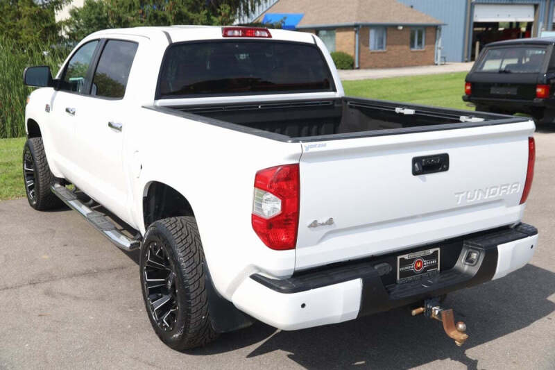 2018 Toyota Tundra 1794 Edition 4x4 1794 Edition 4dr CrewMax Cab Pickup SB - Image 30