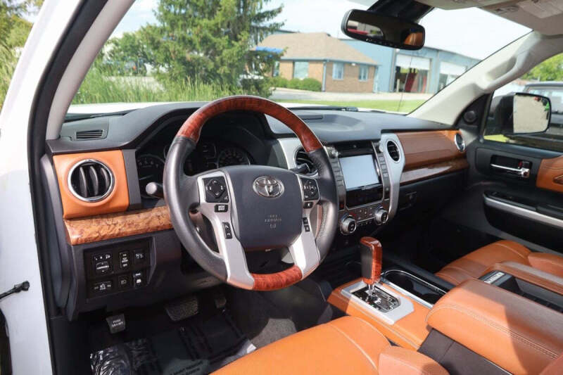 2018 Toyota Tundra 1794 Edition 4x4 1794 Edition 4dr CrewMax Cab Pickup SB - Image 31