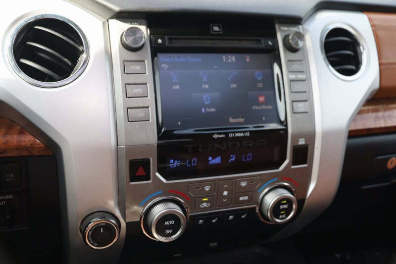 2018 Toyota Tundra 1794 Edition 4x4 1794 Edition 4dr CrewMax Cab Pickup SB - Image 37