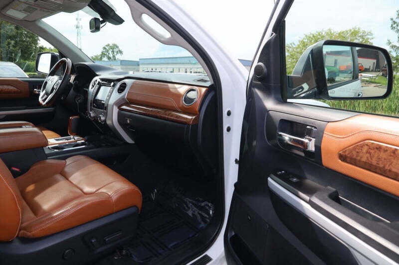 2018 Toyota Tundra 1794 Edition 4x4 1794 Edition 4dr CrewMax Cab Pickup SB - Image 49