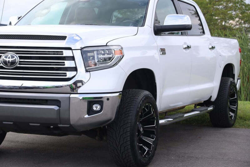 2018 Toyota Tundra 1794 Edition 4x4 1794 Edition 4dr CrewMax Cab Pickup SB - Image 60