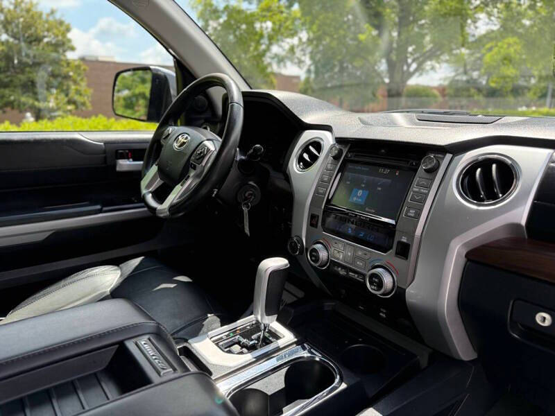 2018 Toyota Tundra Limited 4x4 Limited 4dr CrewMax Cab Pickup SB (5.7L V8) - Image 12