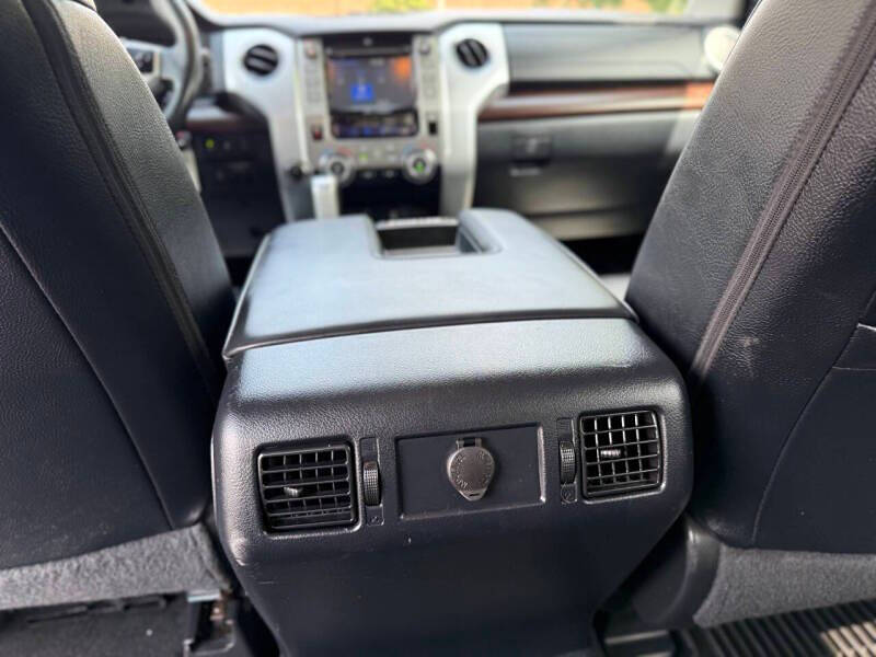 2018 Toyota Tundra Limited 4x4 Limited 4dr CrewMax Cab Pickup SB (5.7L V8) - Image 18