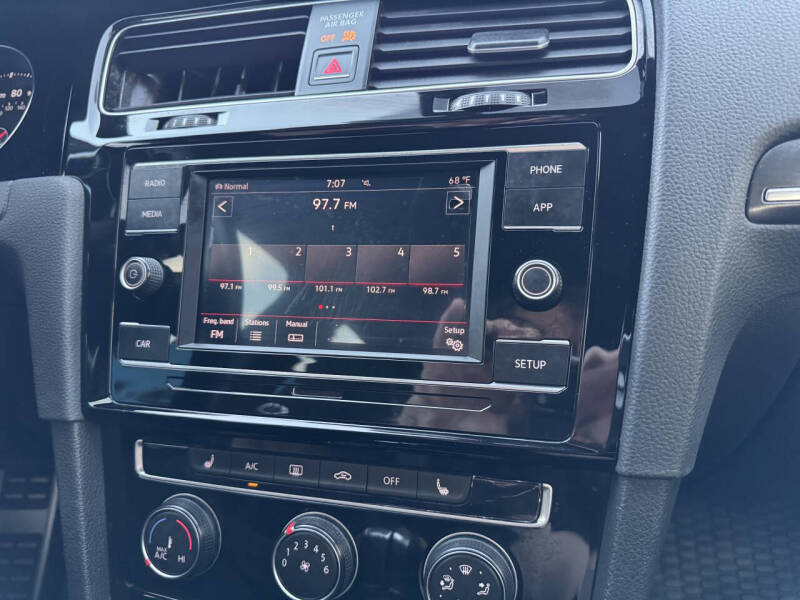 2018 Volkswagen Golf GTI S - Image 21