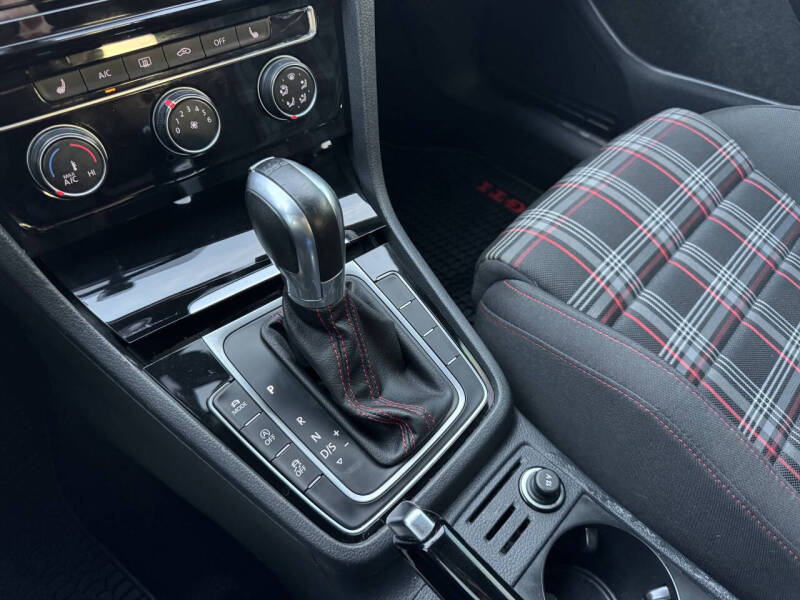 2018 Volkswagen Golf GTI S - Image 25