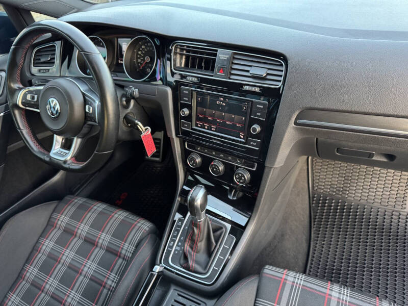 2018 Volkswagen Golf GTI S - Image 28