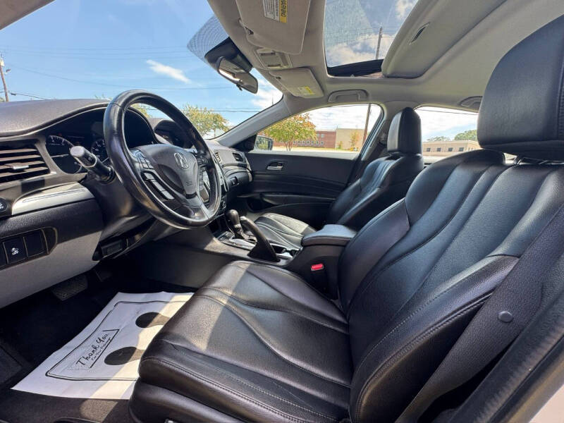 2019 Acura ILX 4dr - Image 19