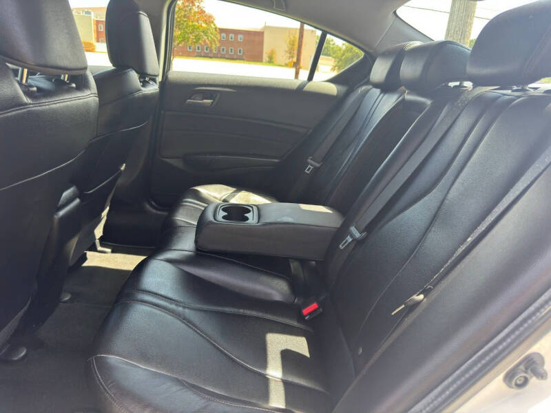 2019 Acura ILX 4dr - Image 25