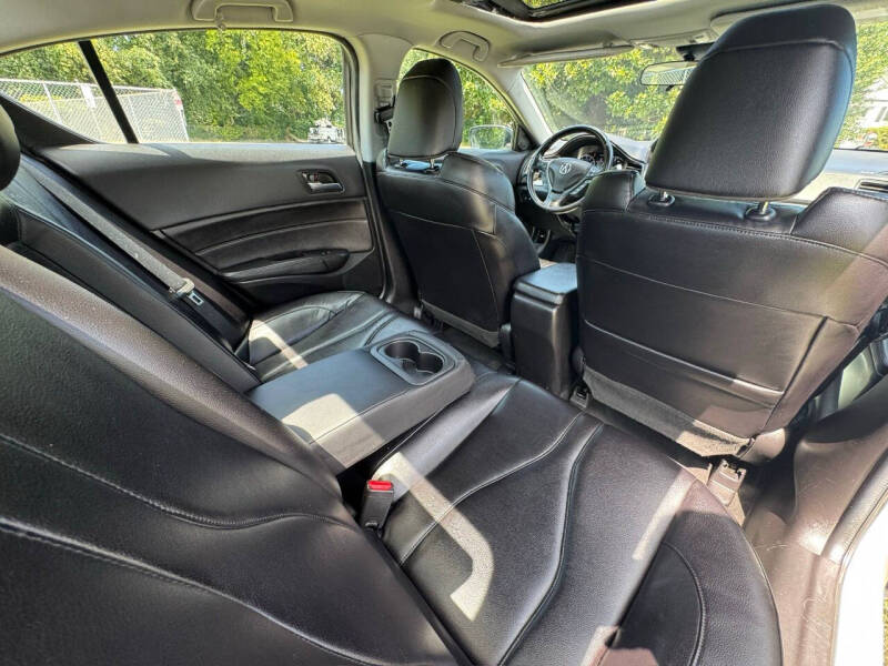 2019 Acura ILX 4dr - Image 26