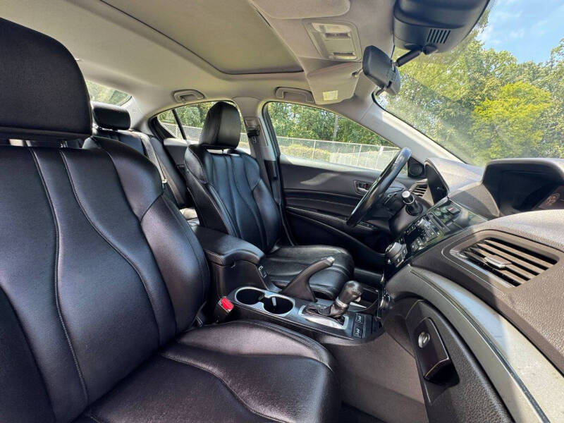 2019 Acura ILX 4dr - Image 29