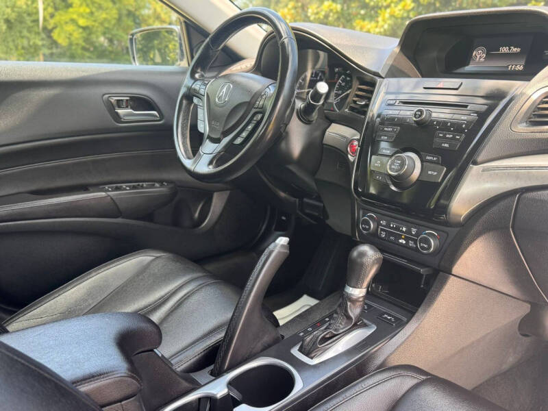 2019 Acura ILX 4dr - Image 30