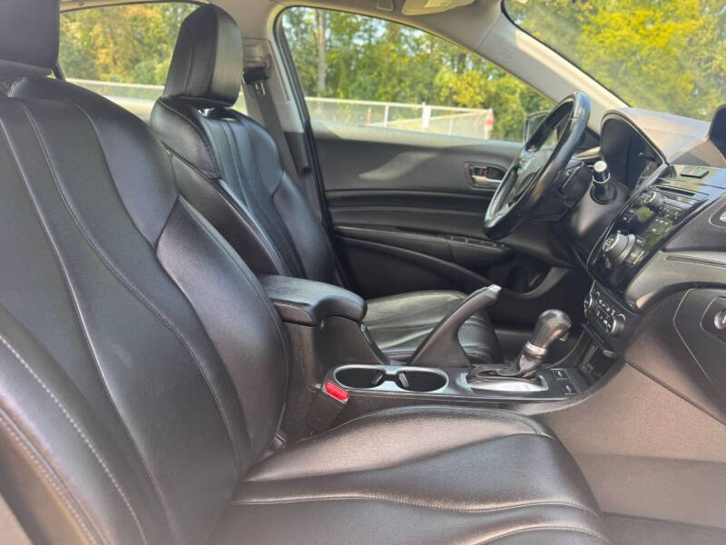 2019 Acura ILX 4dr - Image 31