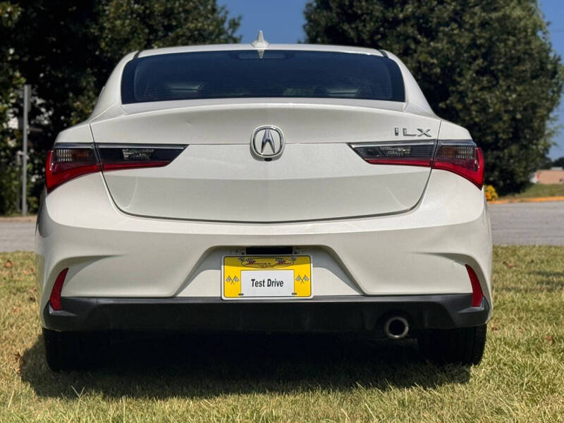 2019 Acura ILX 4dr - Image 8