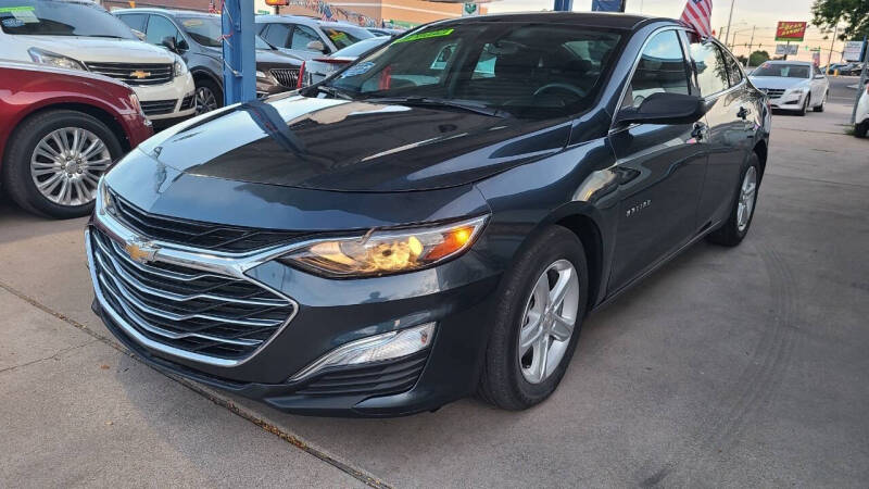 2019 Chevrolet Malibu LS - Image 2