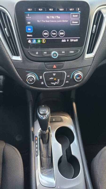 2019 Chevrolet Malibu LS - Image 11