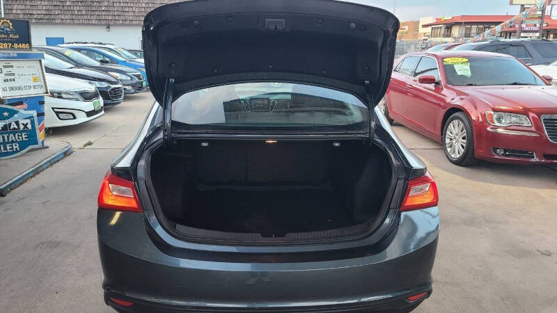 2019 Chevrolet Malibu LS - Image 15