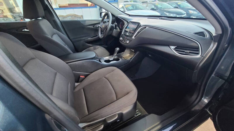 2019 Chevrolet Malibu LS - Image 17