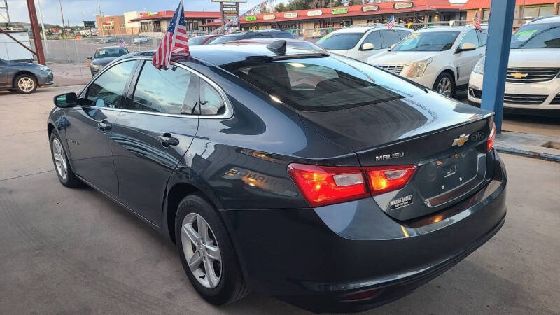 2019 Chevrolet Malibu LS - Image 4