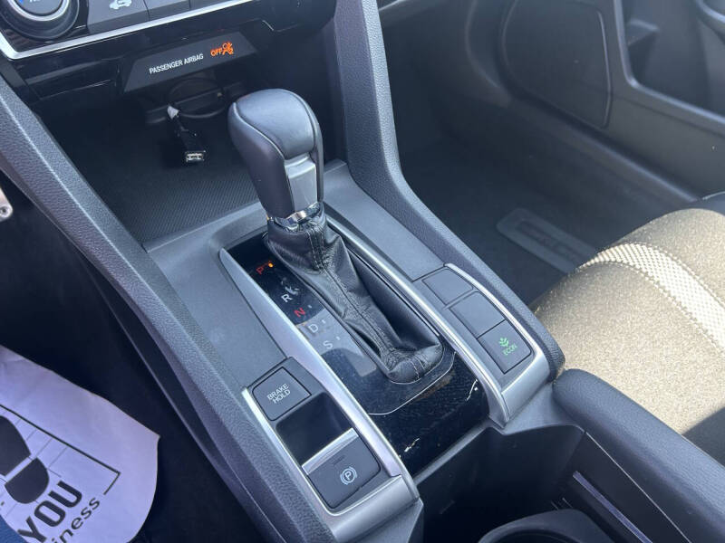 2019 Honda Civic Sport - Image 17