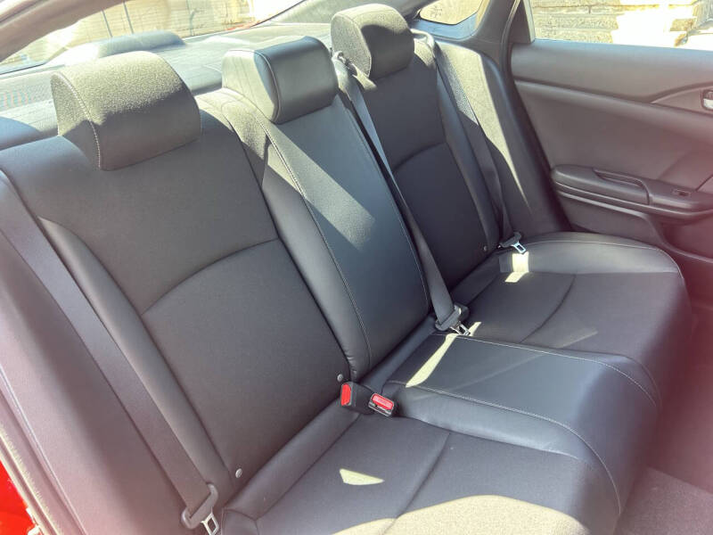 2019 Honda Civic Sport - Image 10