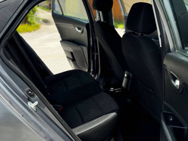 2019 Kia Rio S - Image 13