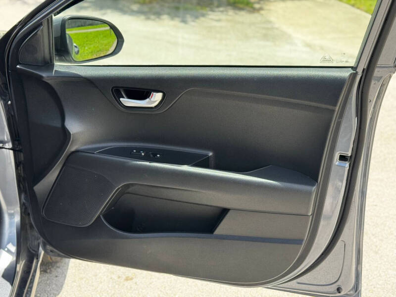 2019 Kia Rio S - Image 9