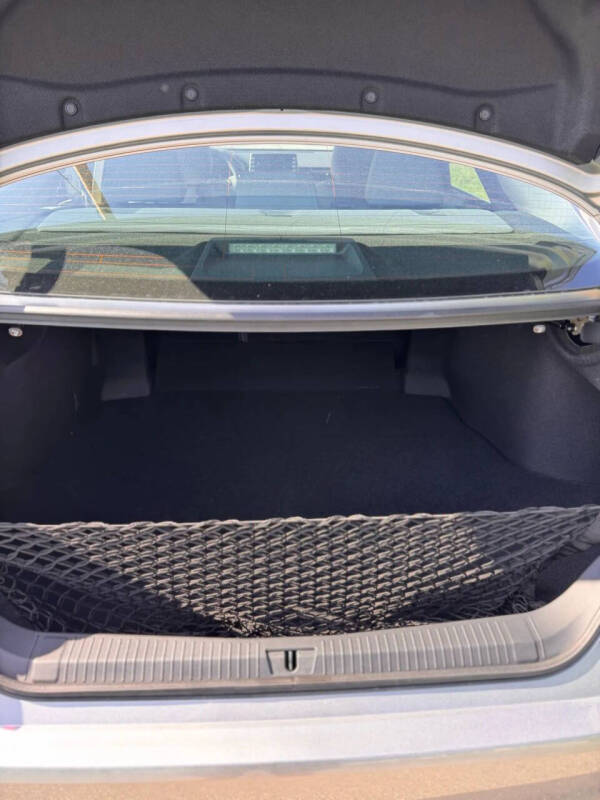 2019 Toyota Avalon Hybrid Limited - Image 12
