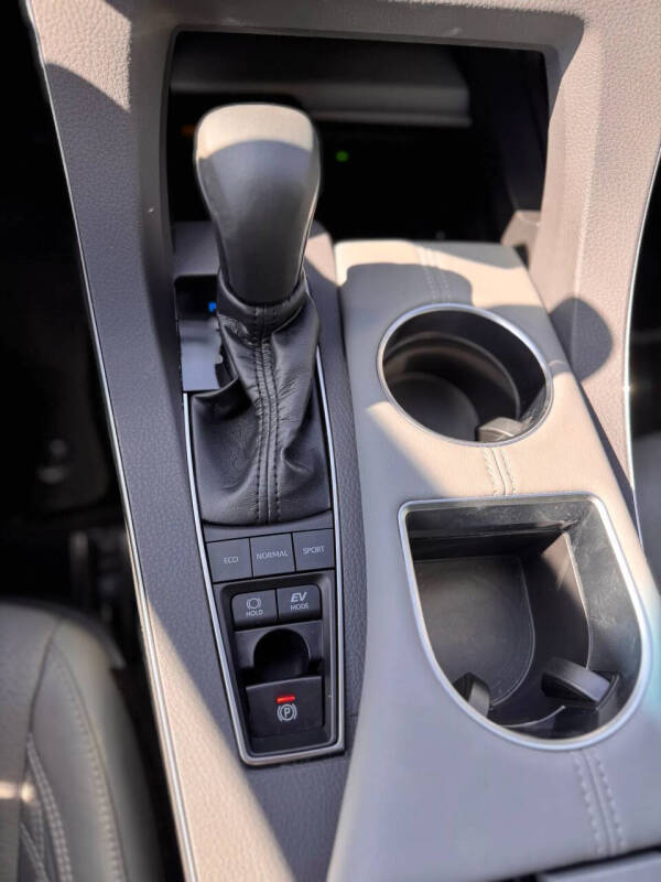 2019 Toyota Avalon Hybrid Limited - Image 20
