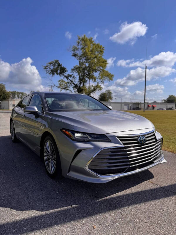 2019 Toyota Avalon Hybrid Limited - Image 3