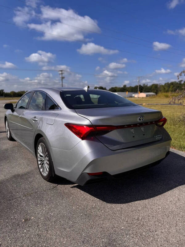 2019 Toyota Avalon Hybrid Limited - Image 6