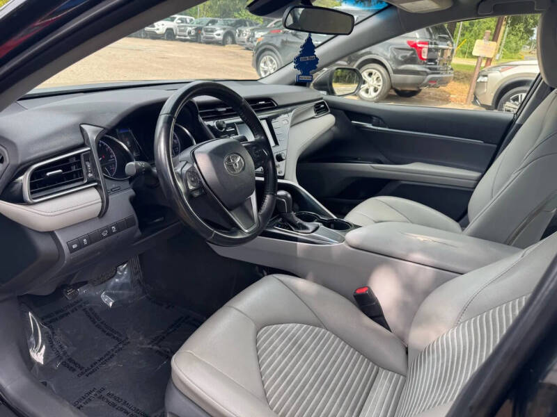 2019 Toyota Camry SE - Image 14