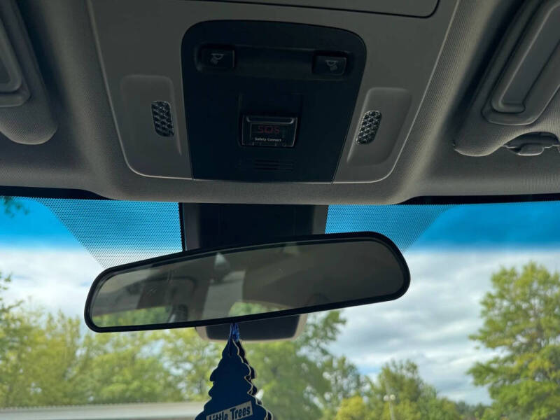 2019 Toyota Camry SE - Image 19