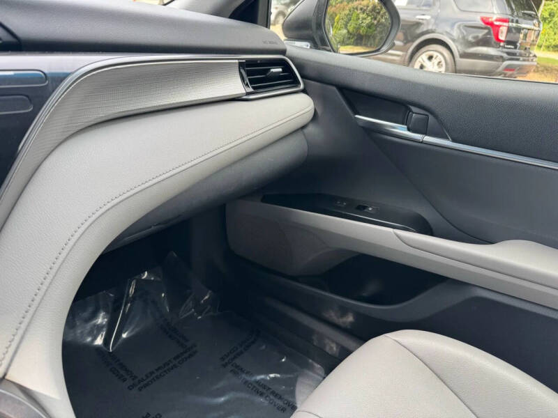 2019 Toyota Camry SE - Image 20