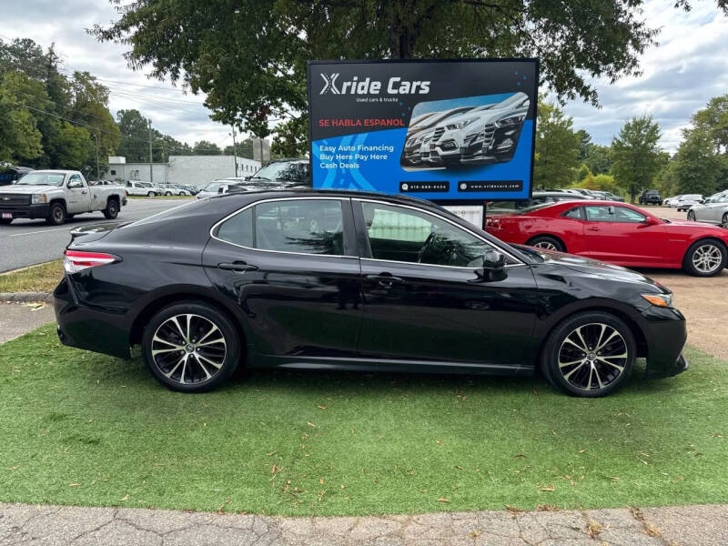 2019 Toyota Camry SE - Image 4