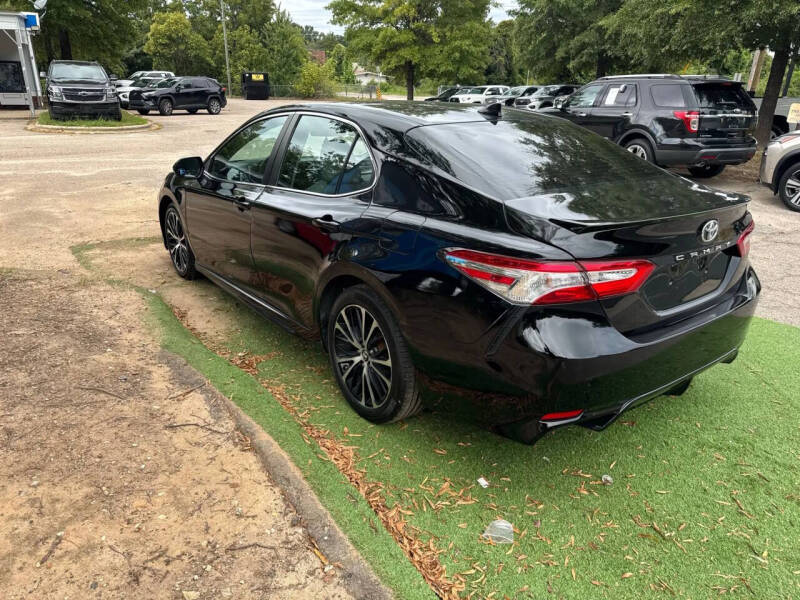 2019 Toyota Camry SE - Image 6