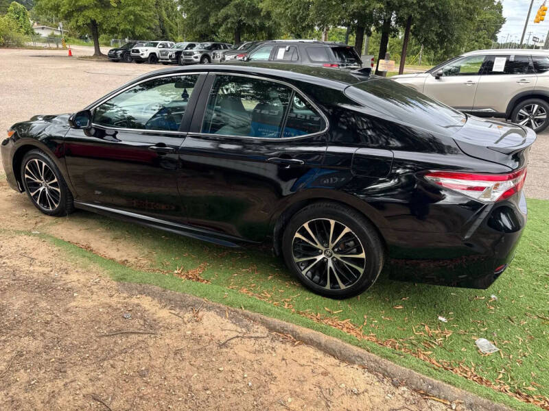 2019 Toyota Camry SE - Image 7