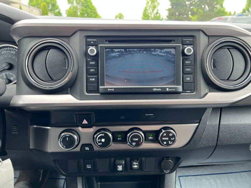 2019 Toyota Tacoma SR5 V6 4x4 SR5 V6 4dr Double Cab 5.0 ft SB - Image 17