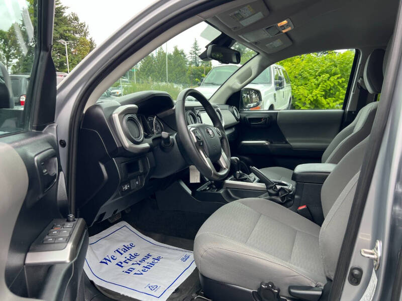 2019 Toyota Tacoma SR5 V6 4x4 SR5 V6 4dr Double Cab 5.0 ft SB - Image 9