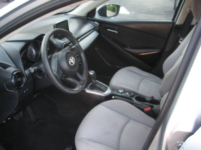 2019 Toyota Yaris L L 4dr Sedan 6A - Image 14