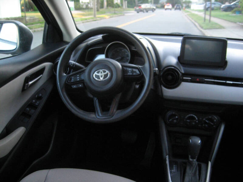 2019 Toyota Yaris L L 4dr Sedan 6A - Image 15